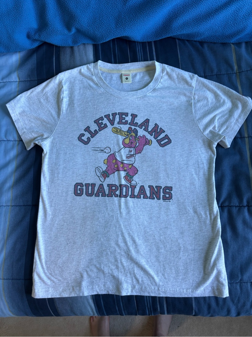 Cleveland Guardians Slider HOMAGE Short-Sleeve Graphic Tee Light Gray Women’s